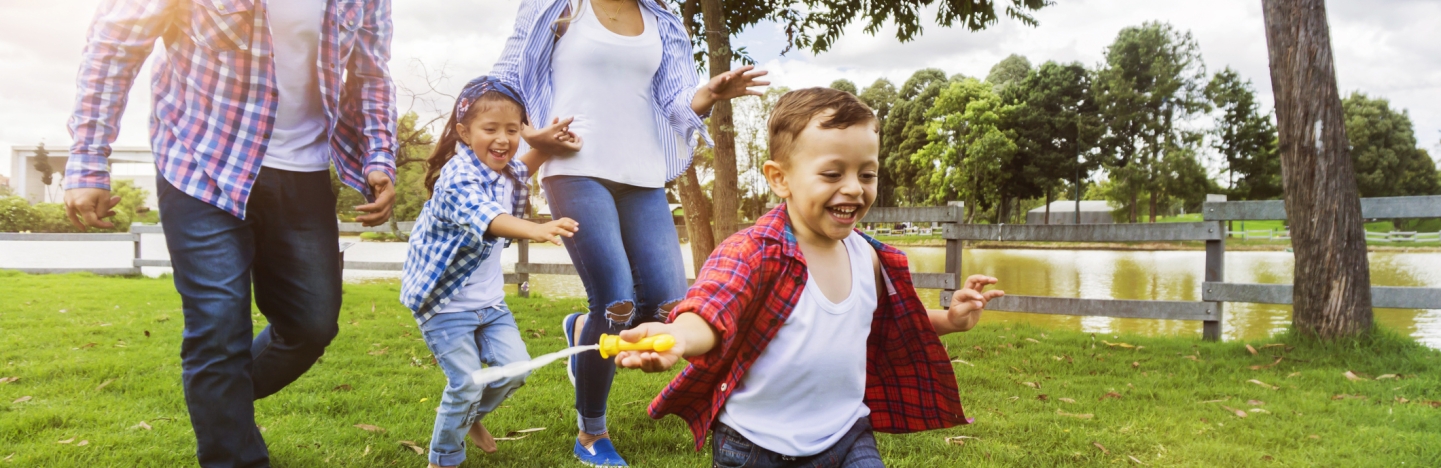 Family-in-park_0.jpeg