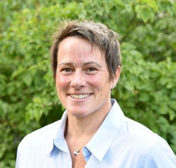 photo of Jennifer Banyan