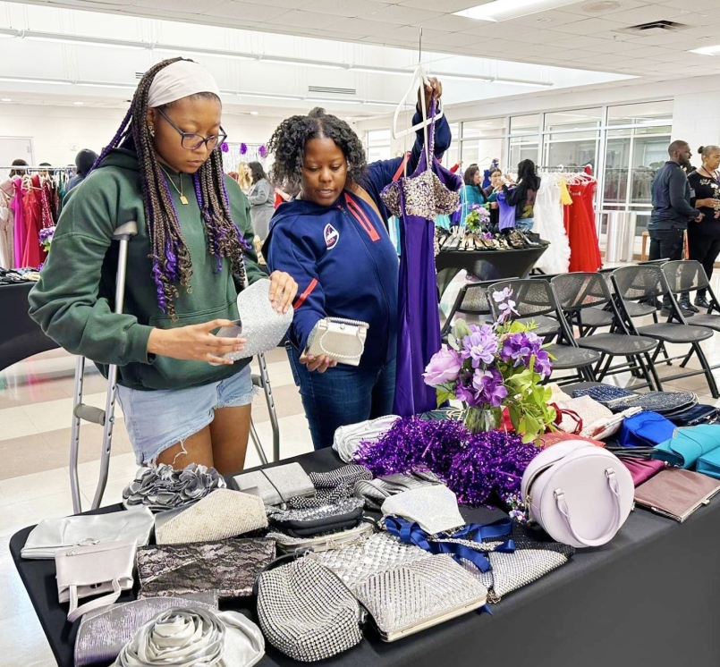 High school students peruse accessories to go with their dresses at Montgomery County, Md’s “Project Prom Dress” held at the Department of Recreation. Photos courtesy of Montgomery County