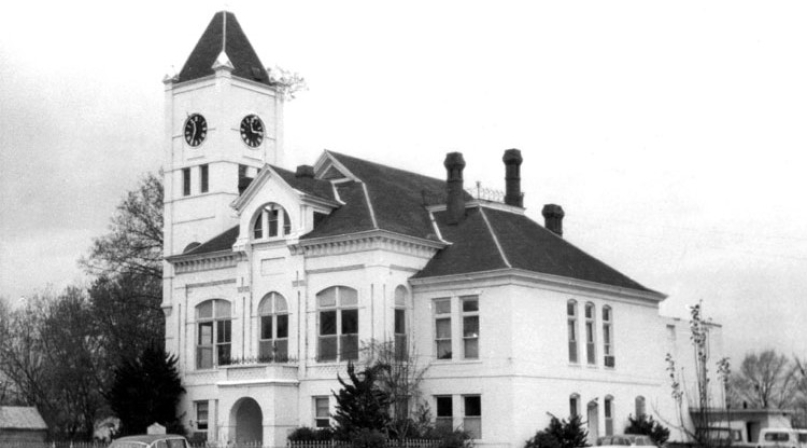 The Desha County, Ark. courthouse. Photo by John Gill via the Encyclopedia of Arkansas