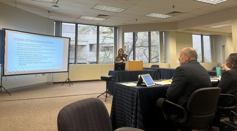 Jessica Perusse, director of Camden Life Center, discusses how the center helps rural residents. Photo by Megan Siwek
