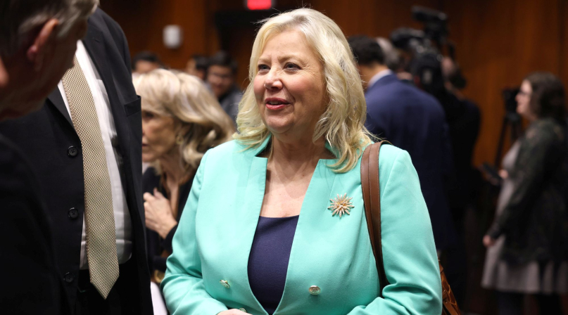 Maricopa County Board of Supervisors Debbie Lesko speaking with attendees on the floor of the Arizona House of Representatives on opening day of the 57th legislature. Photo by Gage Skidmore 