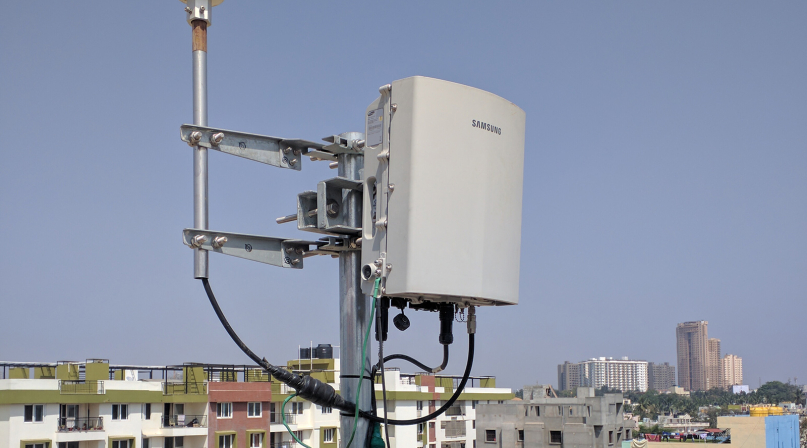 Image of Small_Cell_by_Samsung.jpg