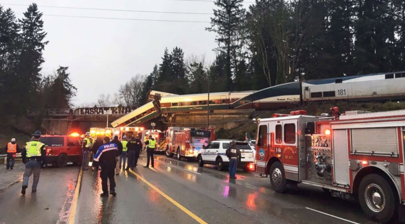 train-derailmentv2.jpg Image of train-derailmentv2.jpg