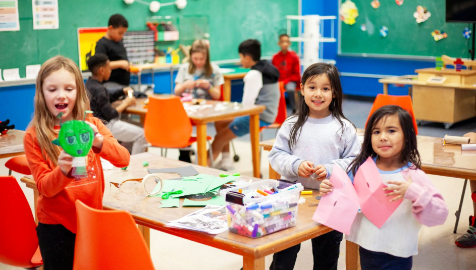 Children make crafts at a Boys and Girls Clubs of Western Pennsylvania’s Northern Area Clubhouse afterschool program. Photos courtesy of Hersh Merenstein